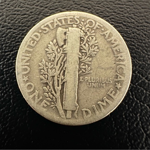 1935 Mercury Dime – 90% Silver | Vintage U.S. Coin (No Mint Mark) - Picture 3 of 4